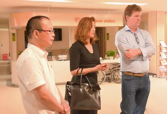 亲睦家邀请荷兰顶级康复专家,助力老年康复医