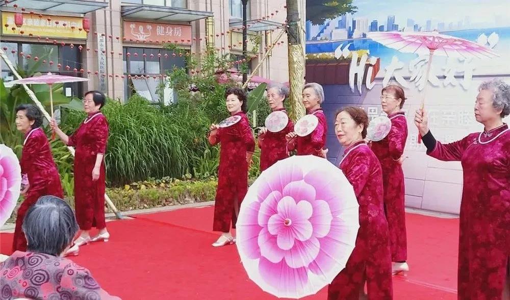 成都养老院亲睦家五一活动