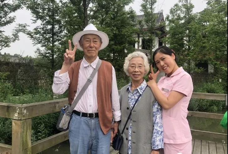 成都养老院亲睦家七一活动