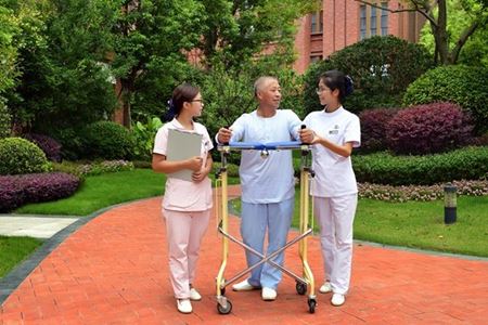 分类图片 亲睦家养老资讯：旅居养老成新养老方式 “旅游+养老”需跨过几道坎？