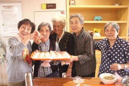 分类图片 亲睦家“甜心馅儿”迎中秋节！花好月圆，与爱团圆！
